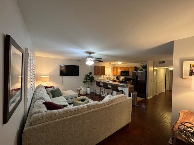 Photo - 717 Tower Grove Dr