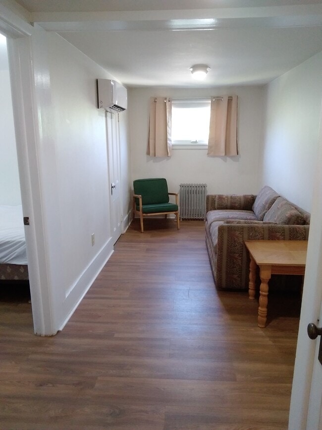 Photo - 931 E State St Unit Apt#3