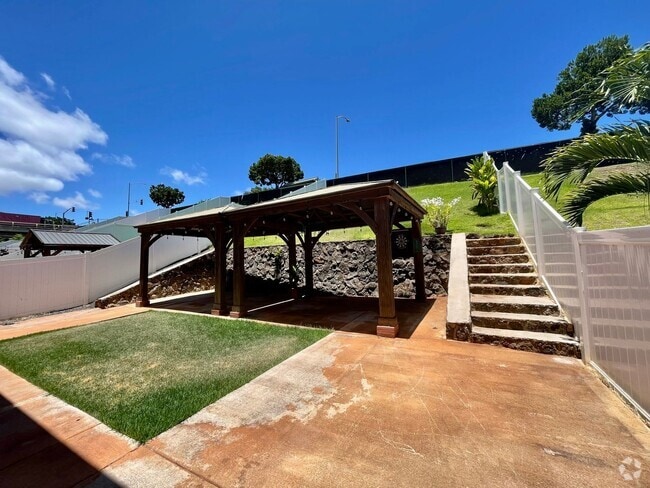 Building Photo - For Rent – Renovated 3BR/2BA Townhouse in ...