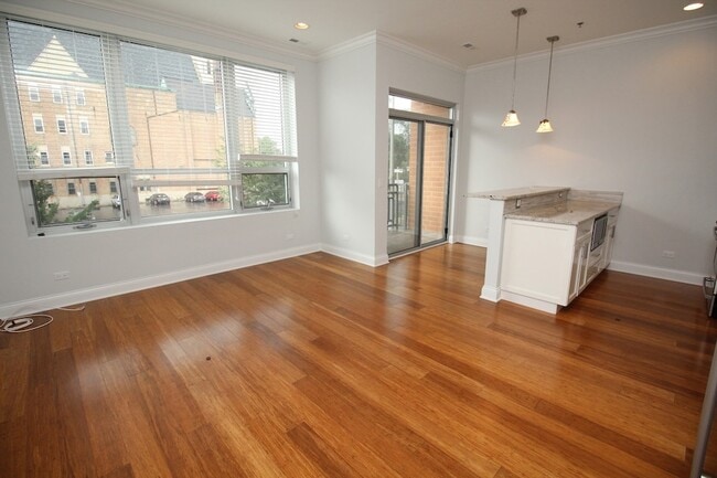 Photo - 1609 W Warren Blvd Unidad 209