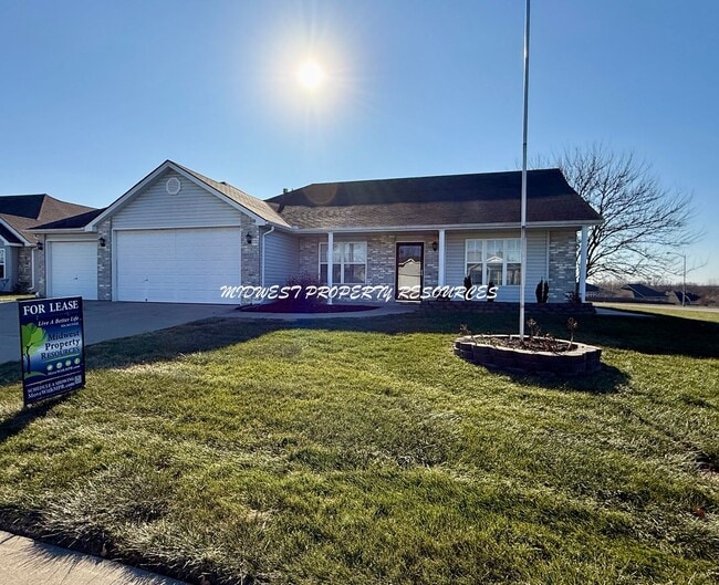 Photo - 3 Bedroom Ranch No Steps! | Midwest Property Resources, LLC