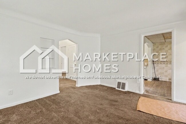 Photo - 18675 Forrer St