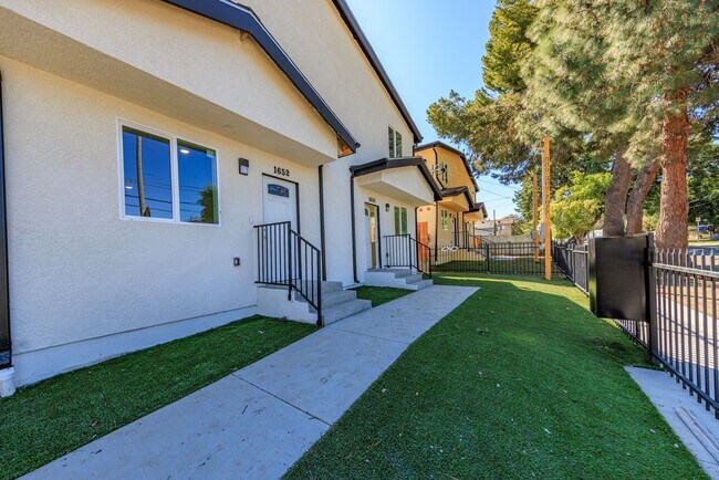Photo - 1652 Murchison St Unidad #1650
