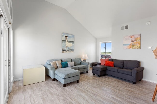 Photo - 17627 Termini-San Luis Pass Rd