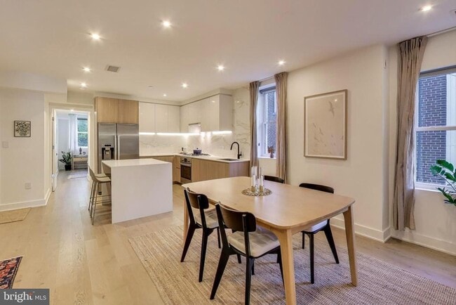 Photo - 4017 Davis Pl NW Unit 3