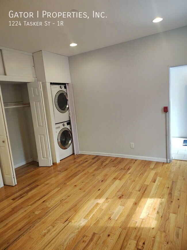 Photo - 1224 Tasker St Unidad 1R