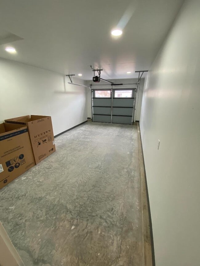 Photo - 216 S Elmwood Ave