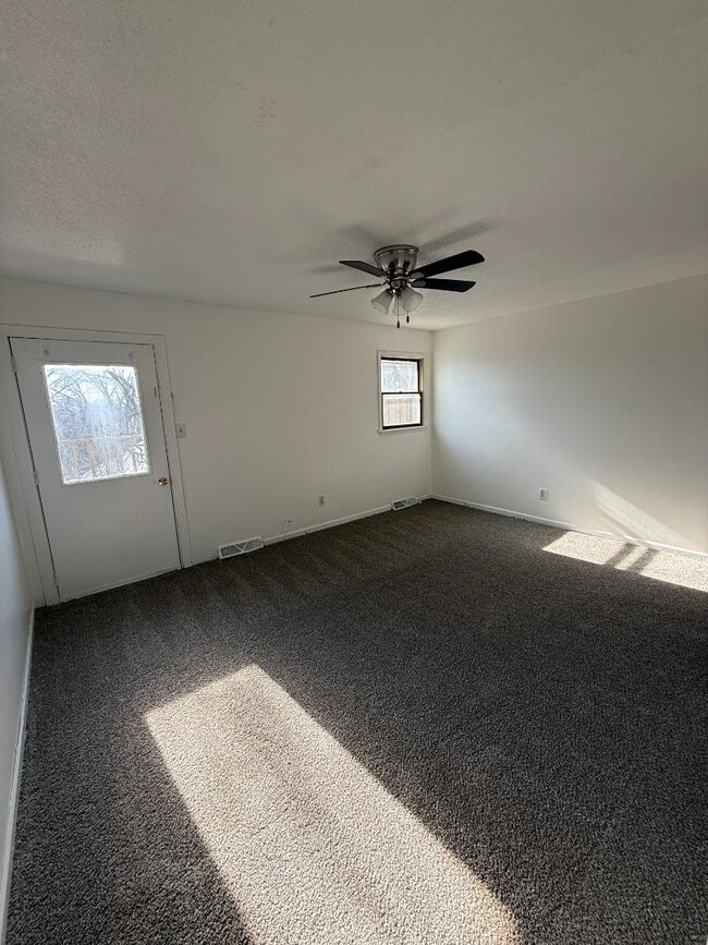 Photo - 2305 Southridge Dr