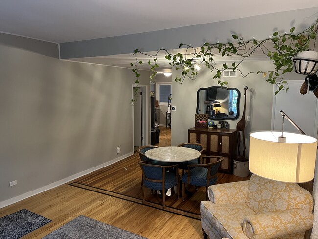 Photo - 4128 N Lincoln Ave Unit #2R