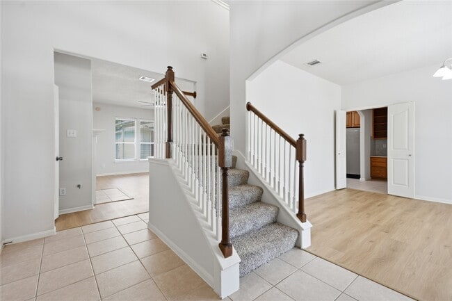 Photo - 6165 Darlington Ct