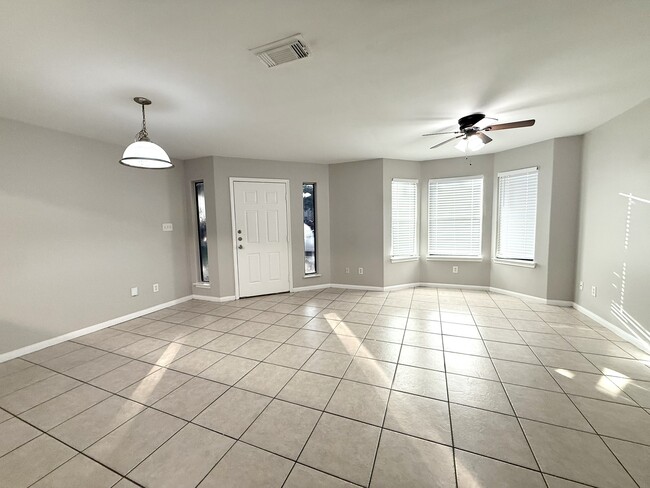 Photo - 3032 La Estancia Ln