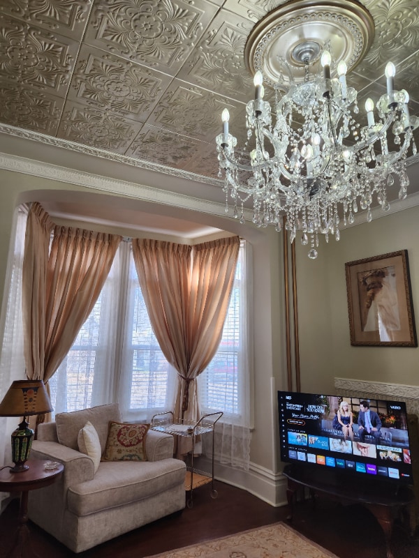 Building Photo - 714 E 17th St