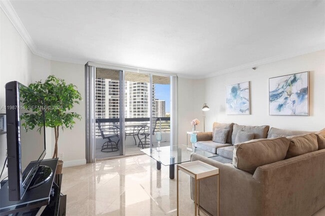 Photo - 3600 Mystic Pointe Dr Unidad 1402