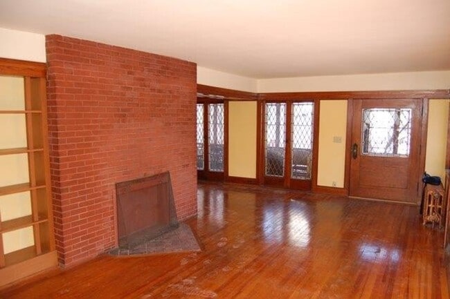 Photo - The Lamp House - 4 Br., 3 Bath Home  Available 8/15/2026-8/14/2027