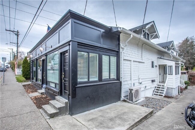 Photo - 2108 N Oakes St