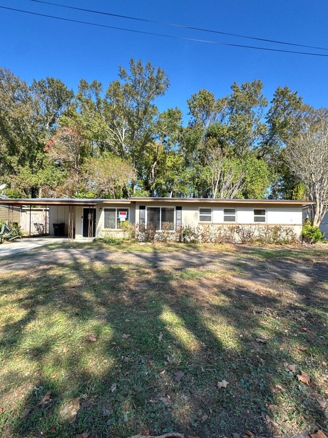 Photo - 8103 Joffre Dr