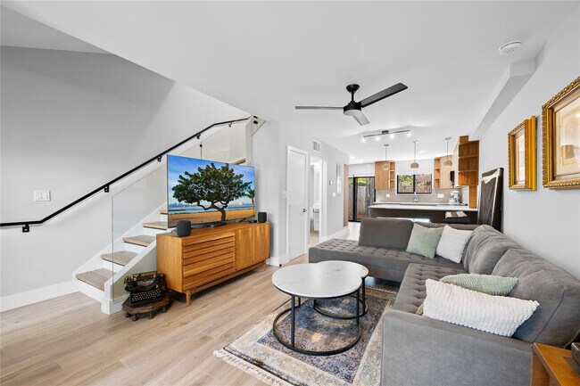 Photo - 340 City View Dr