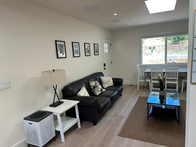 Photo - 323 Casa Loma Rd Unit A