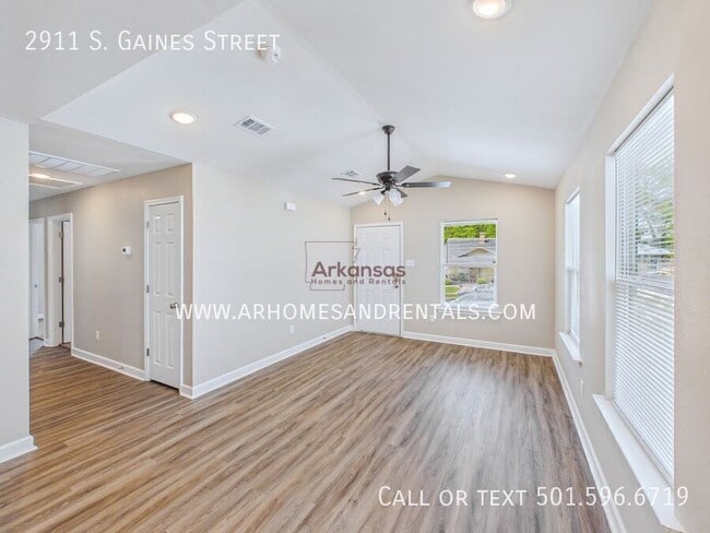 Photo - 2911 S Gaines St