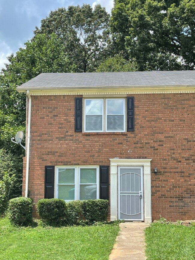 Building Photo - 5299 Ridge Forest Dr Rental