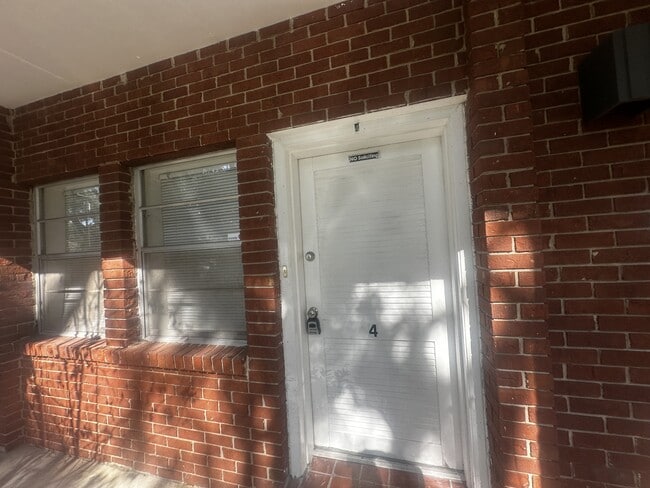 Building Photo - 1315 E Silver Springs Blvd