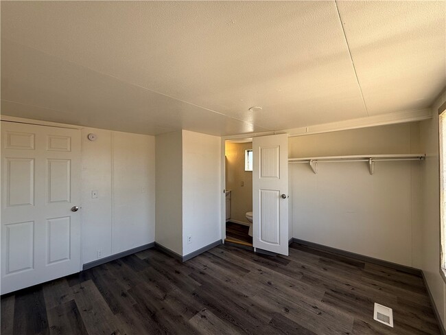 Photo - 3215 Northfield Ave