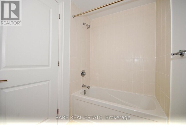 Photo - 20 Gatineau Dr