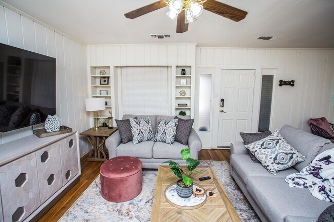 Photo - 2610 21st St