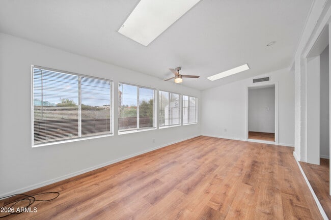 Photo - 570 S Yaqui Dr