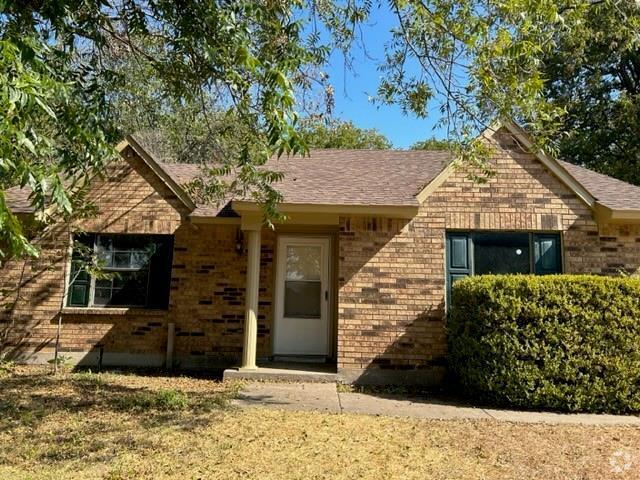 Building Photo - 2305 Sweetwood Dr Rental