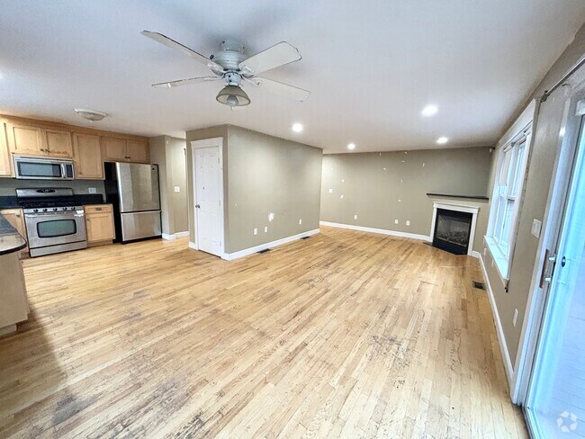 Building Photo - 30 Iroquois St Unit 29 Rental