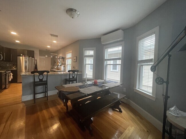 21-23-23 Marion Rd Unit 2