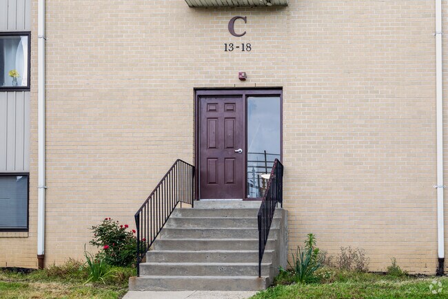 Entrance - Bentley Square Condominiums