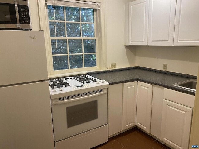 Photo - 415 2nd St NE