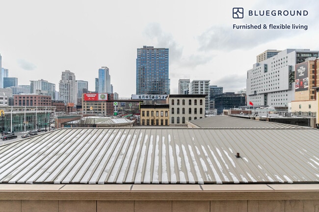 Photo - 61 W Erie St Unidad SI FL4-ID1409