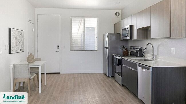 Photo - 2323 N 150th Dr Unidad C-3072.1405337