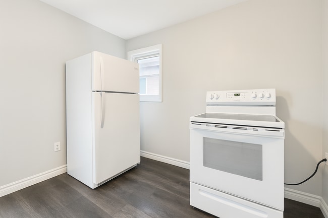 Photo - 18 Barnesdale Ave N Unit 2