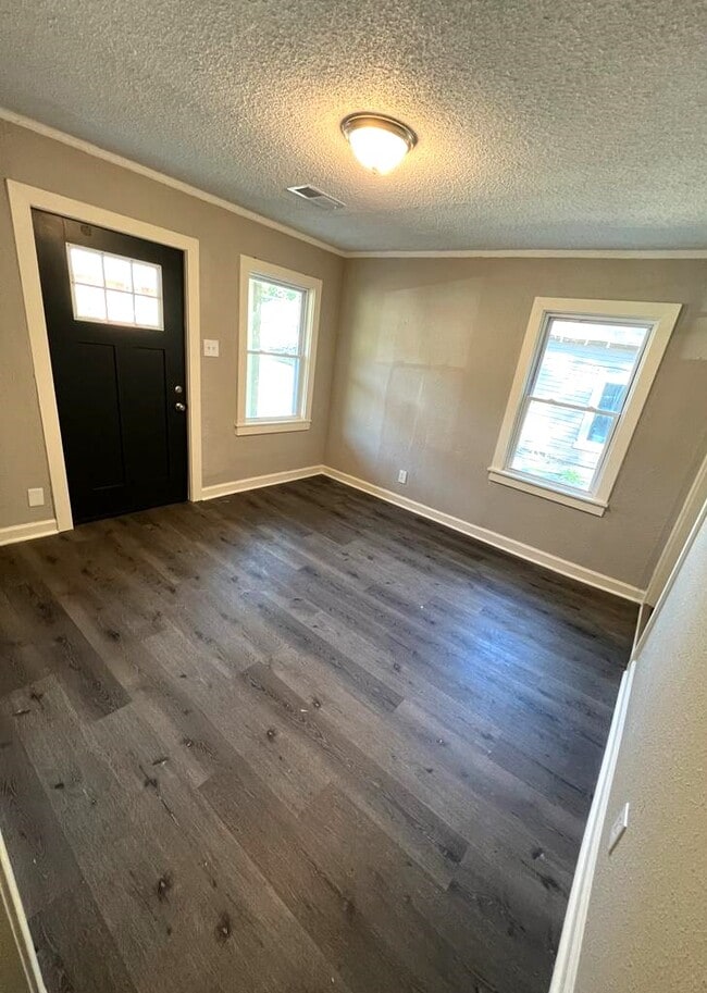 Photo - 862 Marianna St
