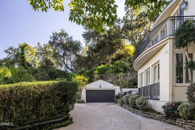 Photo - 980 Ellington Ln