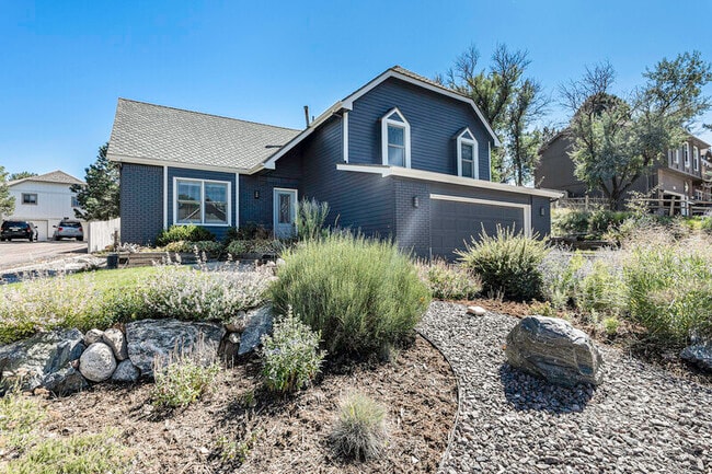 Building Photo - 705 Grey Eagle Cir N