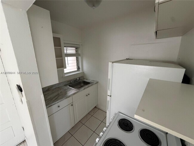 Photo - 2430 SW 25th Ter Unit 3