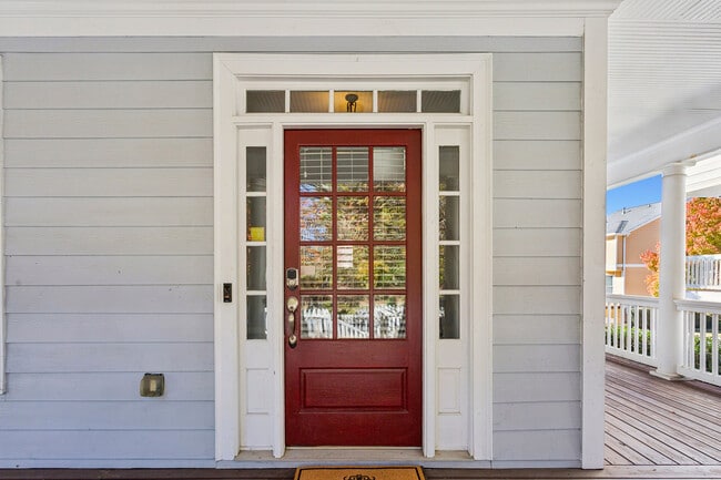 Photo - 1856 Perry Blvd NW