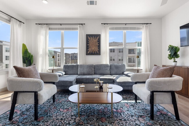 Building Photo - 1301 Leah Ave Unit SI FL1-ID1499101P