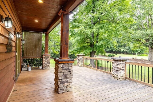 Photo - 102 Serene St