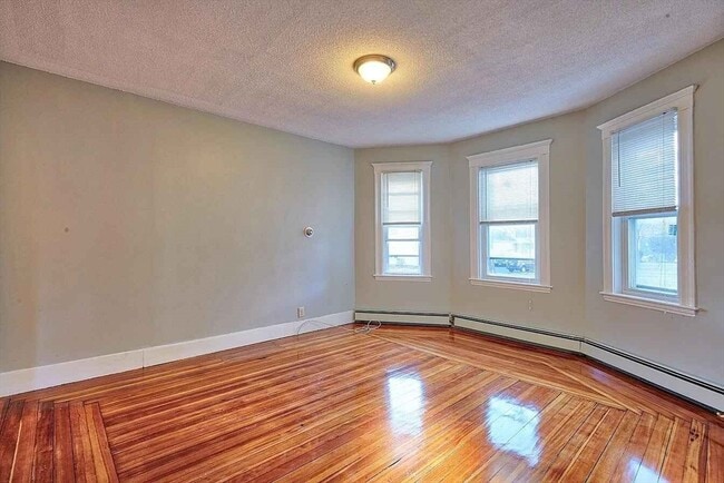 Building Photo - 11 Harnden Rd Unit 2