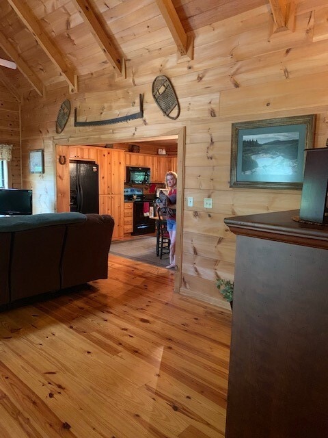 Photo - 129 Player Ln