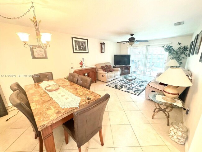 Photo - 2950 SE Ocean Blvd Unidad 555