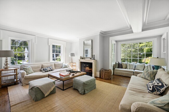 Photo - 111 S Main St