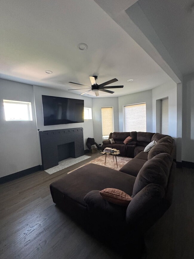 Photo - 6045 S St Lawrence Ave