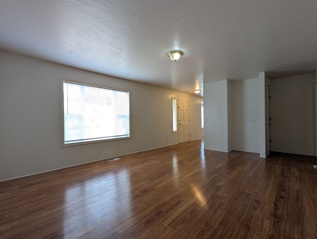Photo - 2-Bedroom, 2-Bath Duplex In The Eugene River Rd Area!